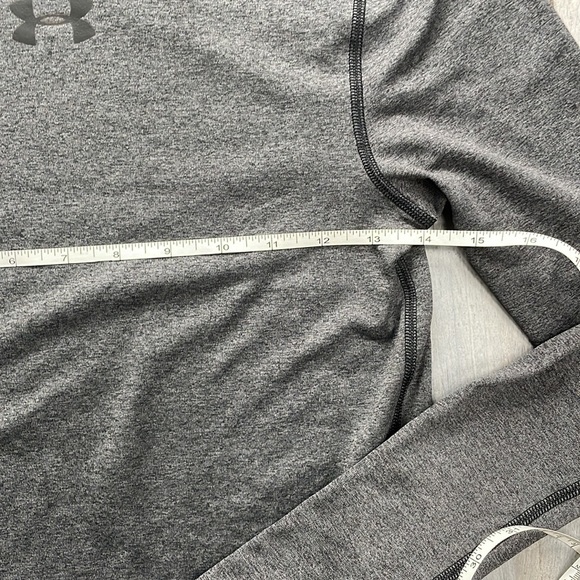 ***Like New Men’s UA Compression Long Sleeve - Picture 2 of 6